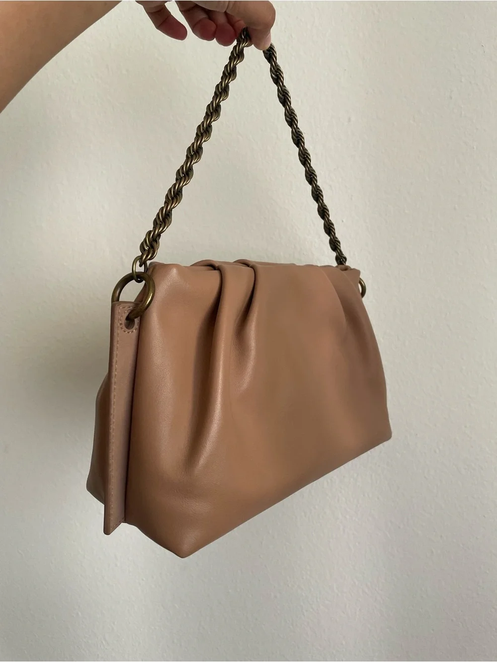 Universal Thread Ruched Shoulder Bag in Camel Brown with Twisted Chain Handle